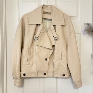 Cream Faux Leather Cropped Jacket with a Boxy Fit Size S Fall Spring Moto-style